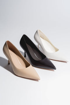 Elegantes Arrangement aller verfügbaren Farbversionen der Stilettos mit Fokus auf Material und Design 