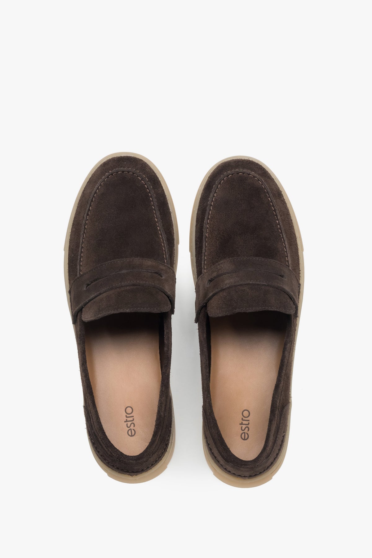 Draufsicht auf das Paar, die das bequeme Slip-On-Design und die Echtleder-Innensohle zeigt.