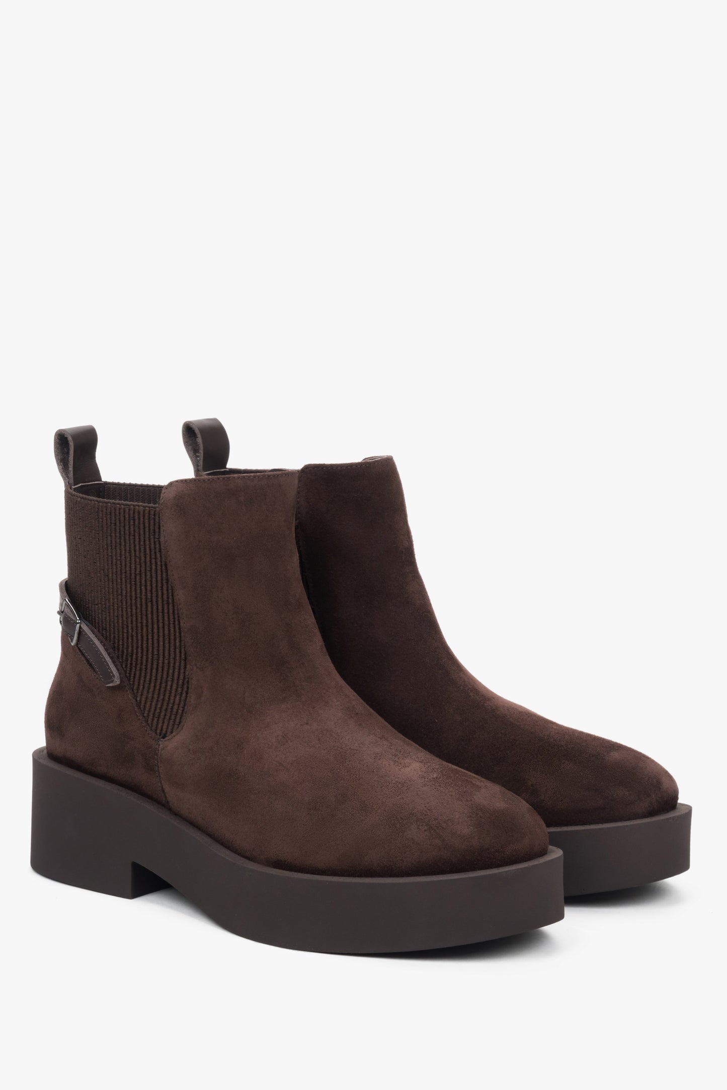 Dunkelbraune Damen Plateau-Chelsea-Boots aus hochwertigem italienischem Veloursleder.