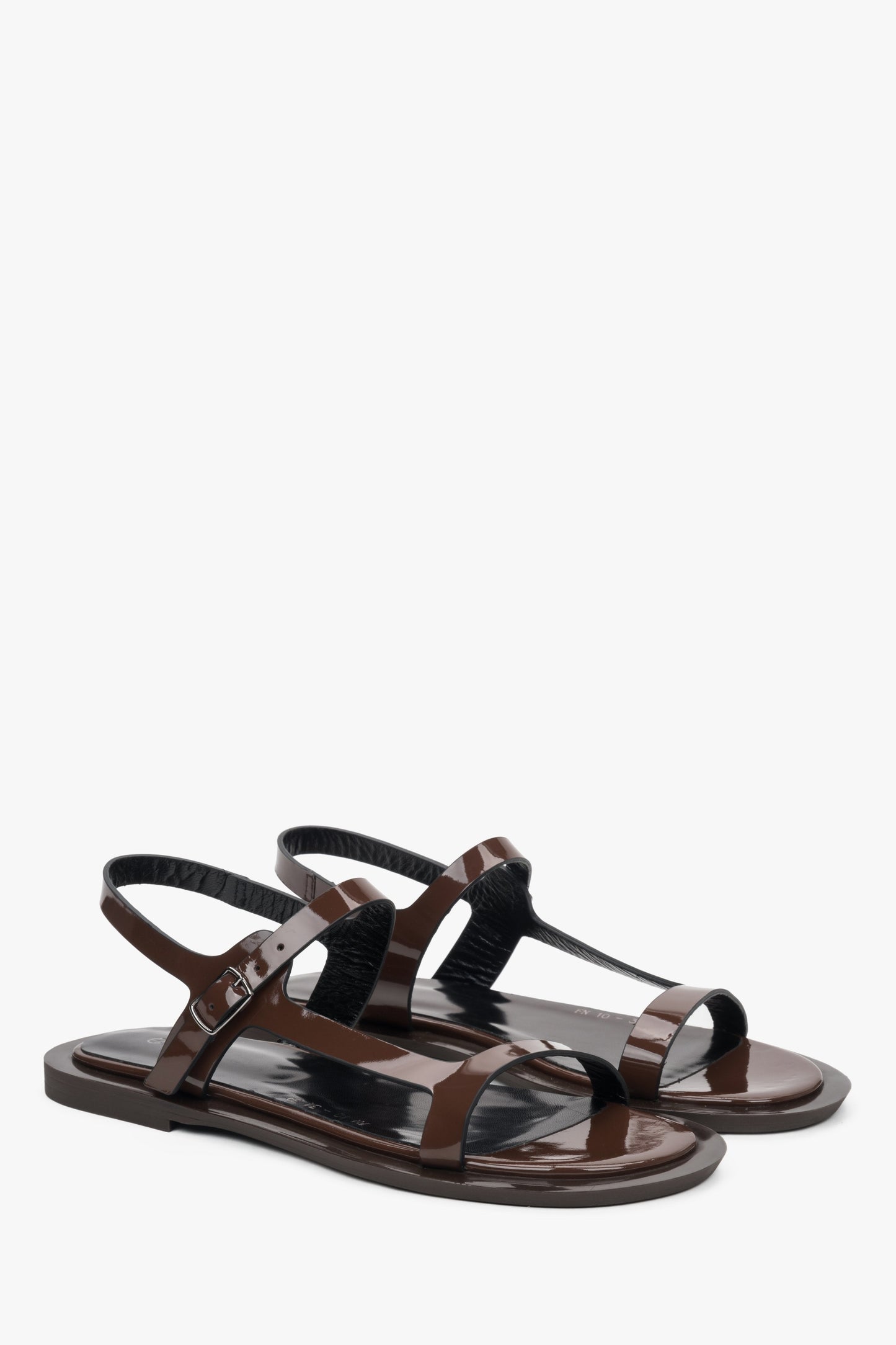 Seitenansicht eleganter Sandalen mit dünnen Lederriemen – Estro ER00117369
