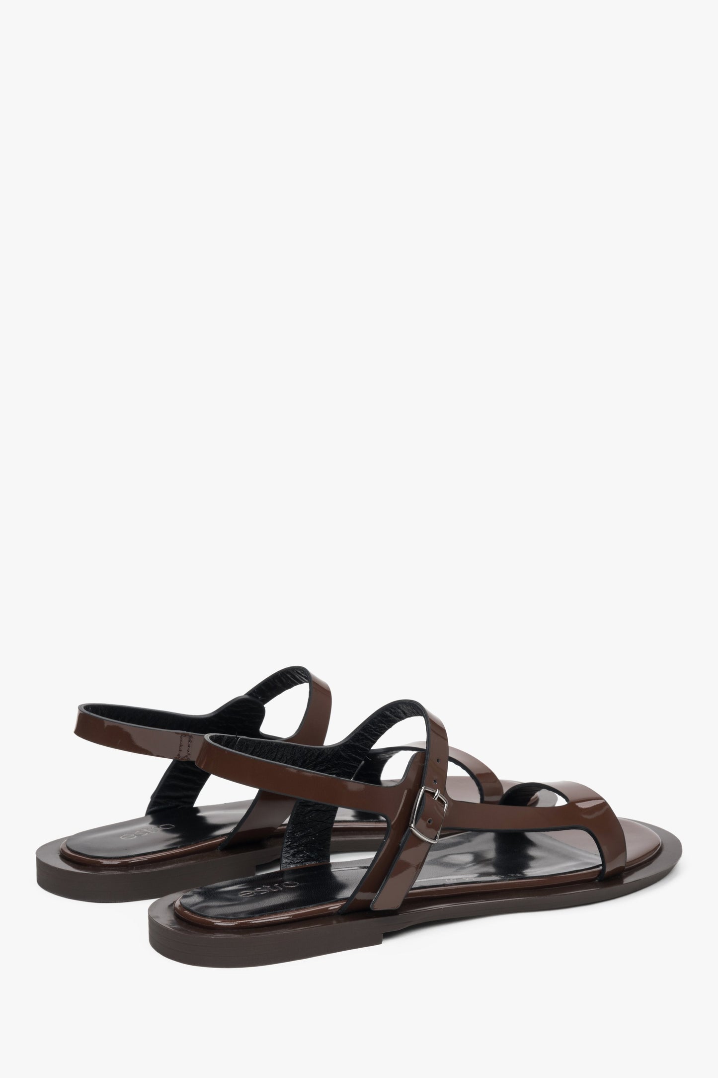 Stilvolle Sommer-Sandalen aus Lackleder in edlem Braun – Estro ER00117369