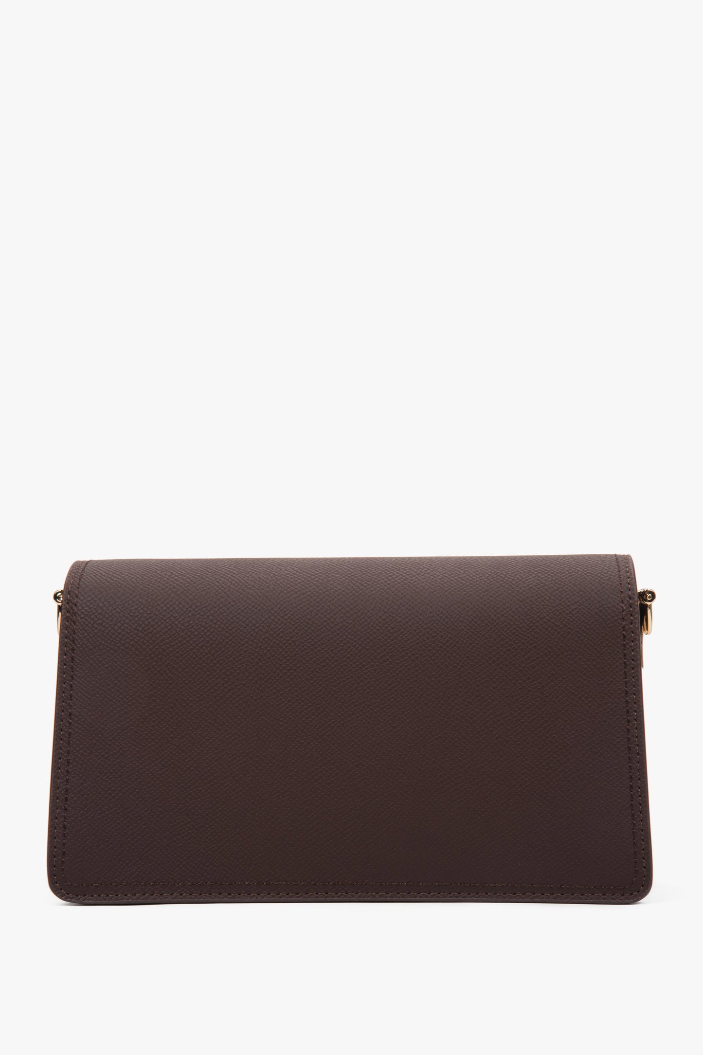 Hochwertige dunkelbraune Tasche aus echtem Glattleder z goldenem Logo-Detail.