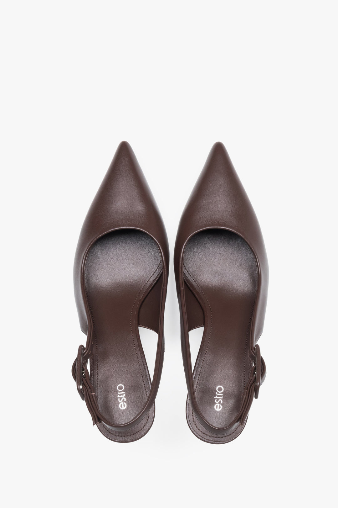 Paar dunkelbraune Slingback-Pumps aus Leder von oben