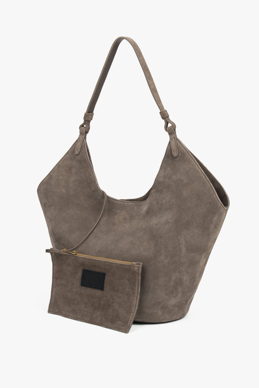 Die dunkelgraue Schultertasche samt dazugehöriger kleiner Velours-Pochette 