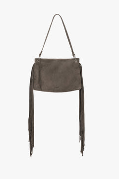 Seitenansicht der dunkelgrauen Wildledertasche mit Fransen und Schultergurt