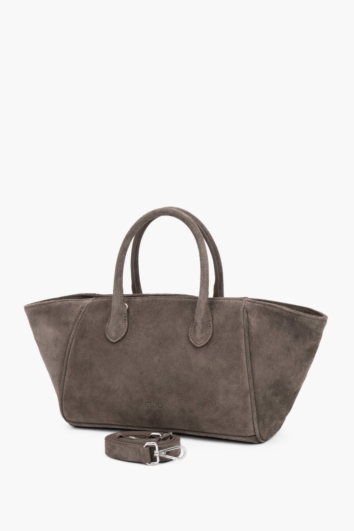 Elegante Velours-Handtasche in Taupe im Querformat schräge Ansicht