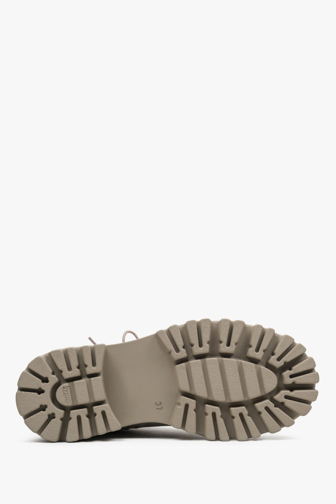 Graue Wildleder-Stiefeletten für Damen von Estro – Nahaufnahme der Sohle.