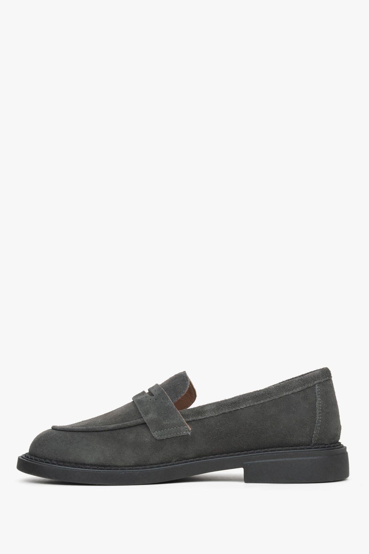 Estro graue Damen-Loafer aus echtem Velours – Seitenprofil der Schuhe.