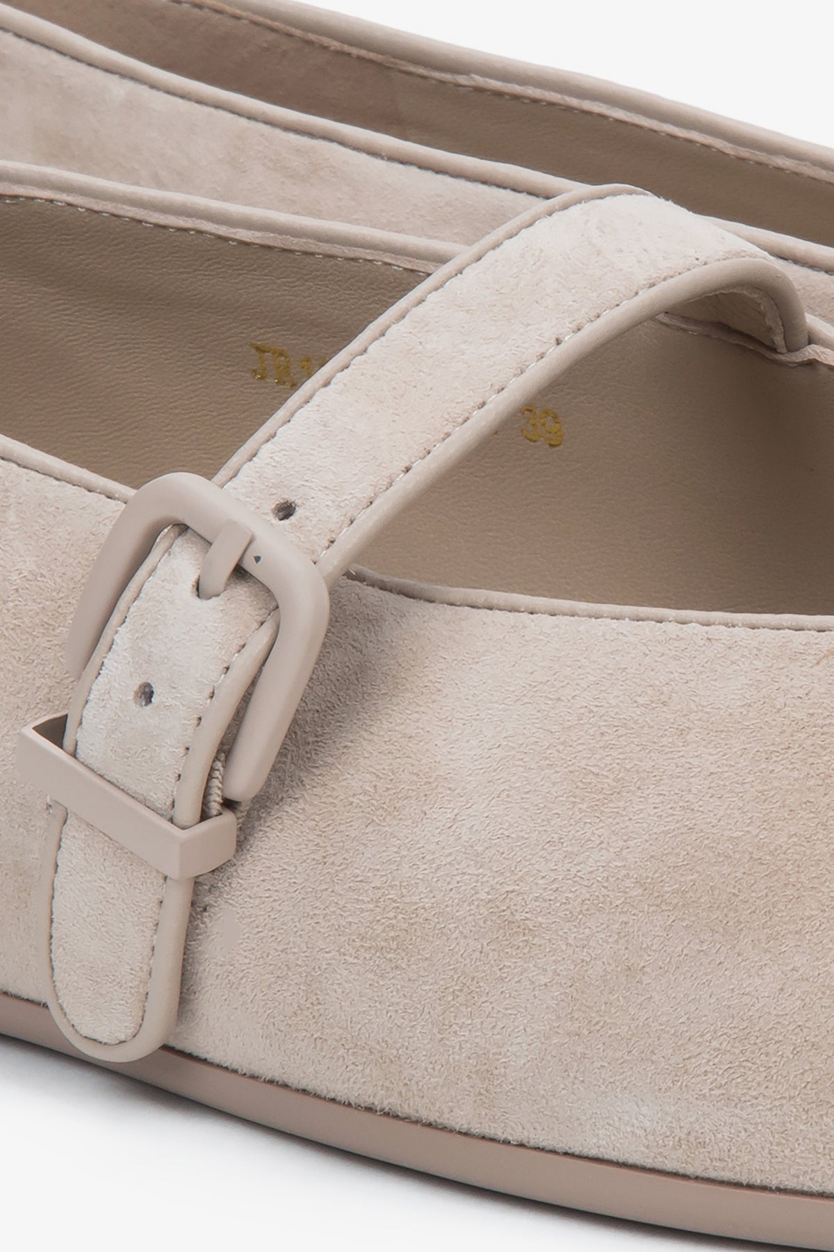 Hellbeige Damen-Ballerinas aus weichem Echtvelours von Estro.