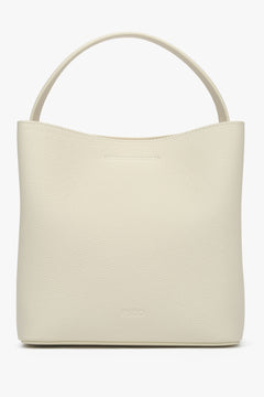 Geräumige Damenhandtasche zum Tragen in der Hand aus echtem Leder von Estro in Hellbeige.