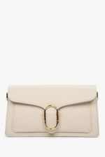 Elegante Damen-Schultertasche in Hellbeige aus feinstem italienischem Leder.