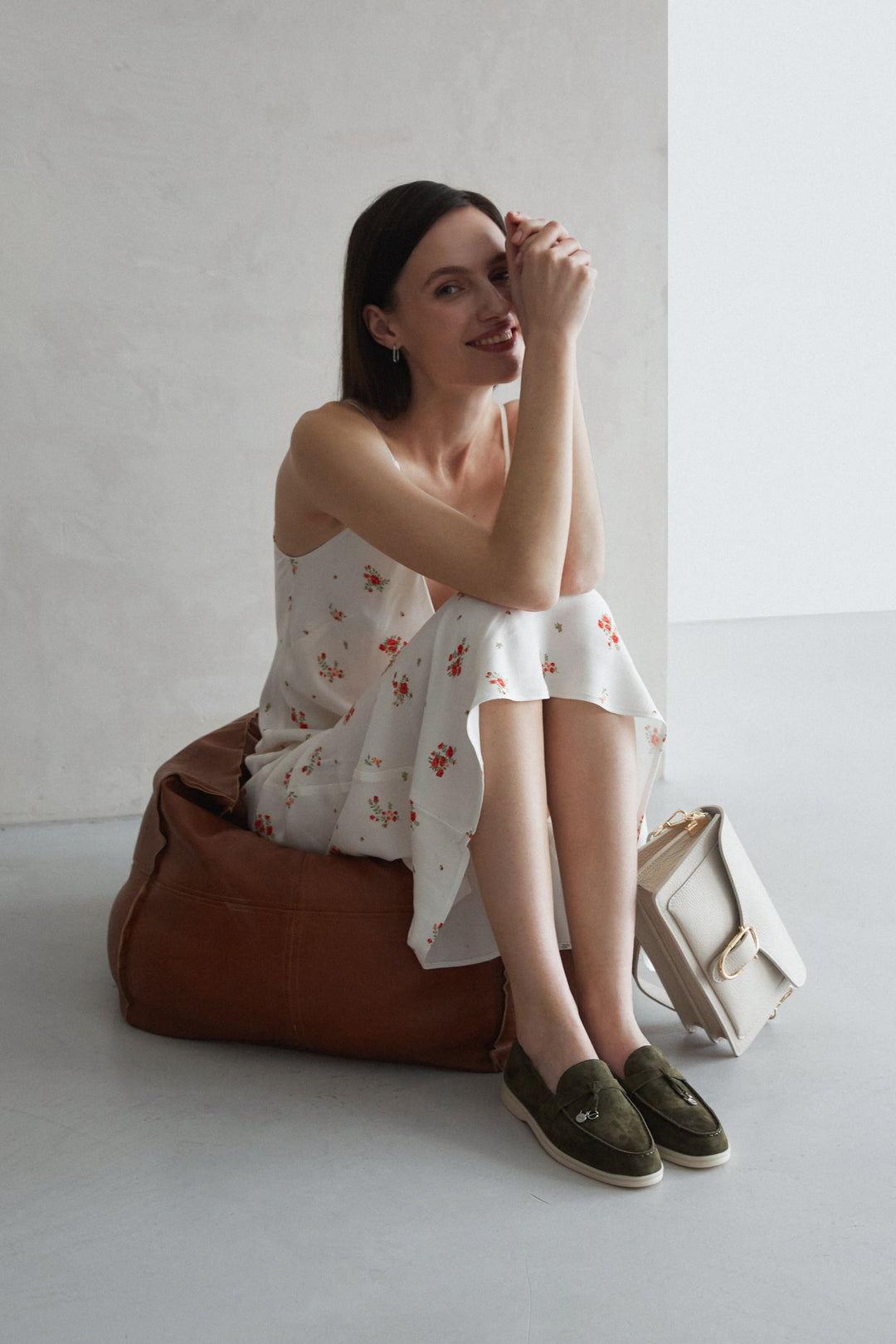 Hellbeige Damen-Schultertasche aus 100% italienischem Premium-Naturleder.