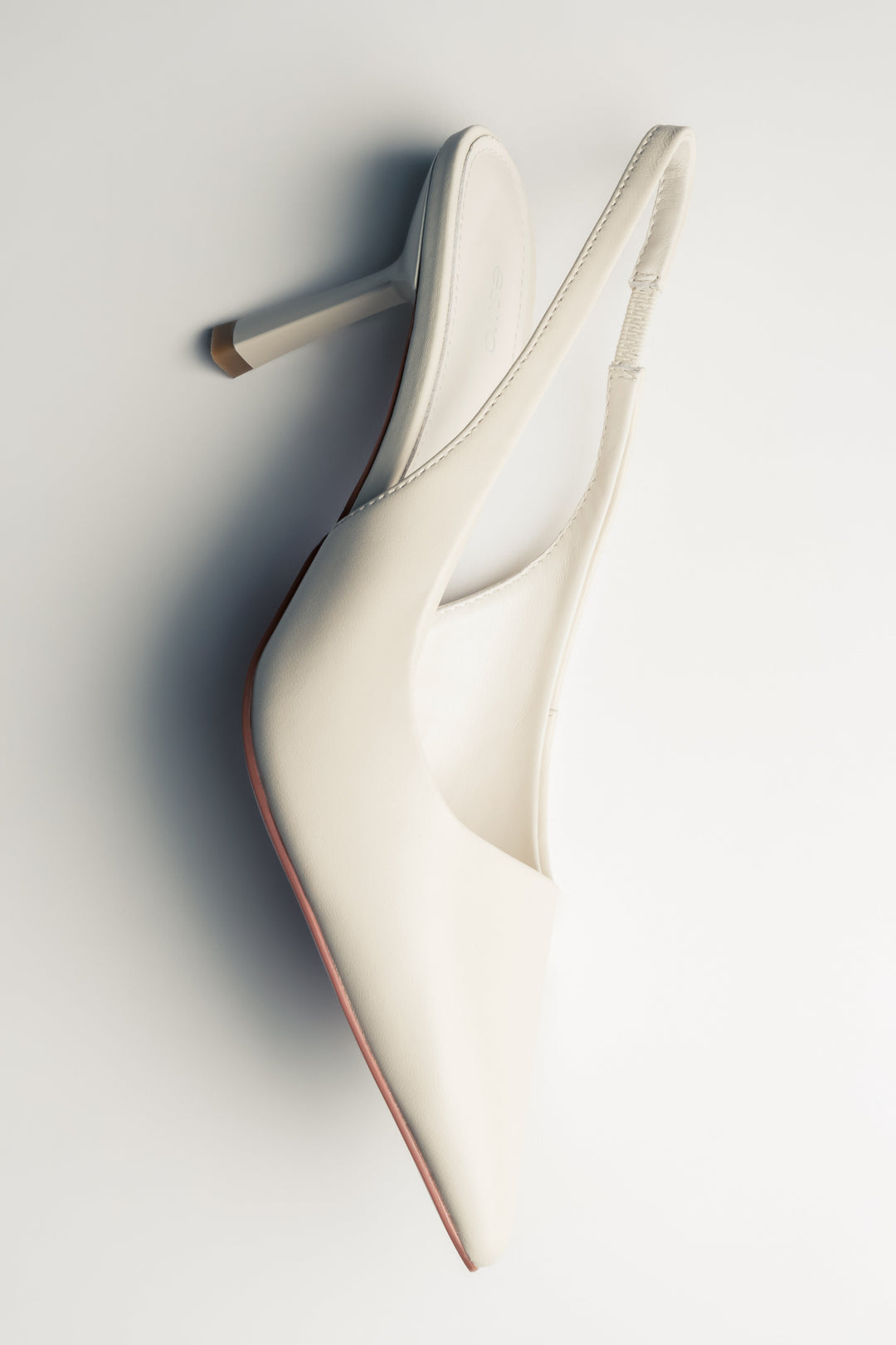 Damen Slingback Pumps aus hellbeigem Leder mit hohem Absatz Estro ER00116973.