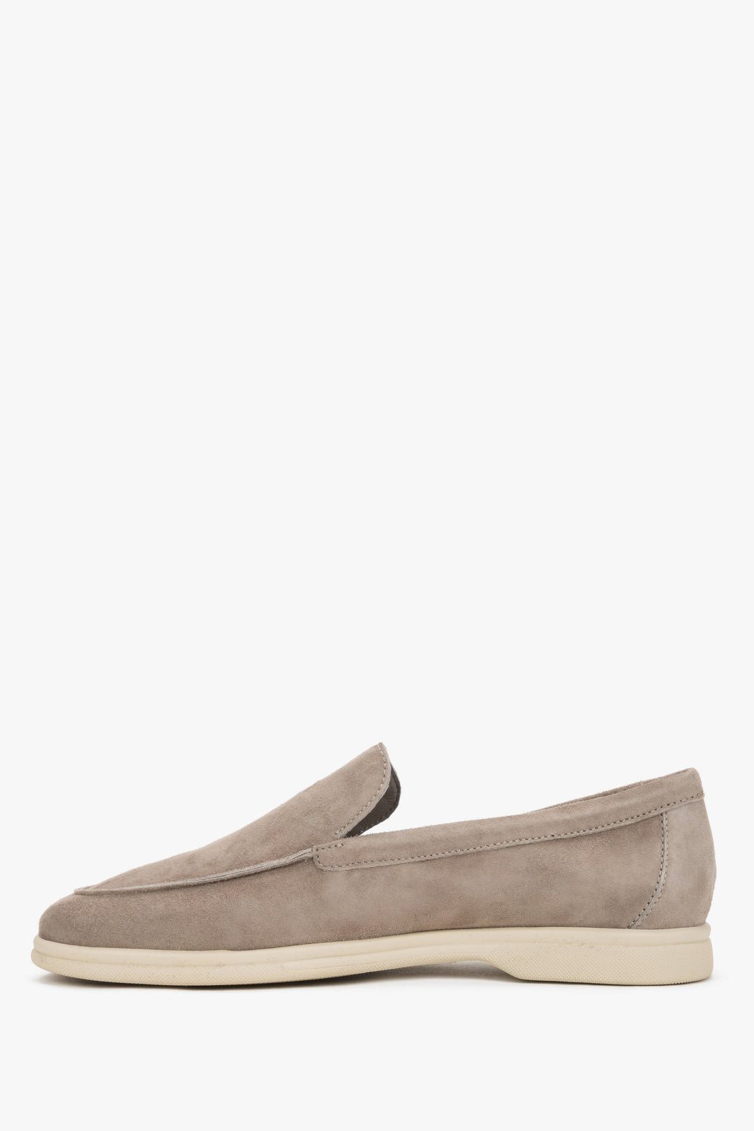 Flache Profilansicht des bequemen Loafers mit flexibler Gummisohle