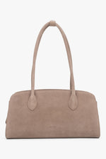 Frontansicht der hellbraunen Damen-Schultertasche aus weichem Natur-Veloursleder von Estro.