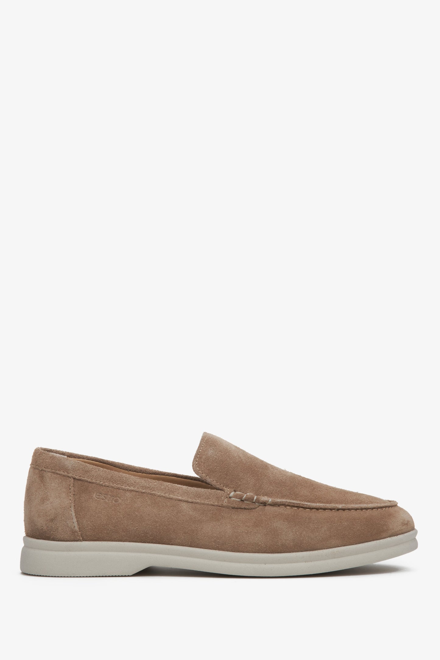 Hellbraune Loafer für Damen aus echtem Velours Estro ER00113445.