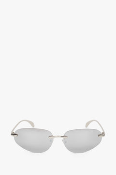 Frontansicht der hellgrauen schmalen rahmenlosen Damen-Sonnenbrille.