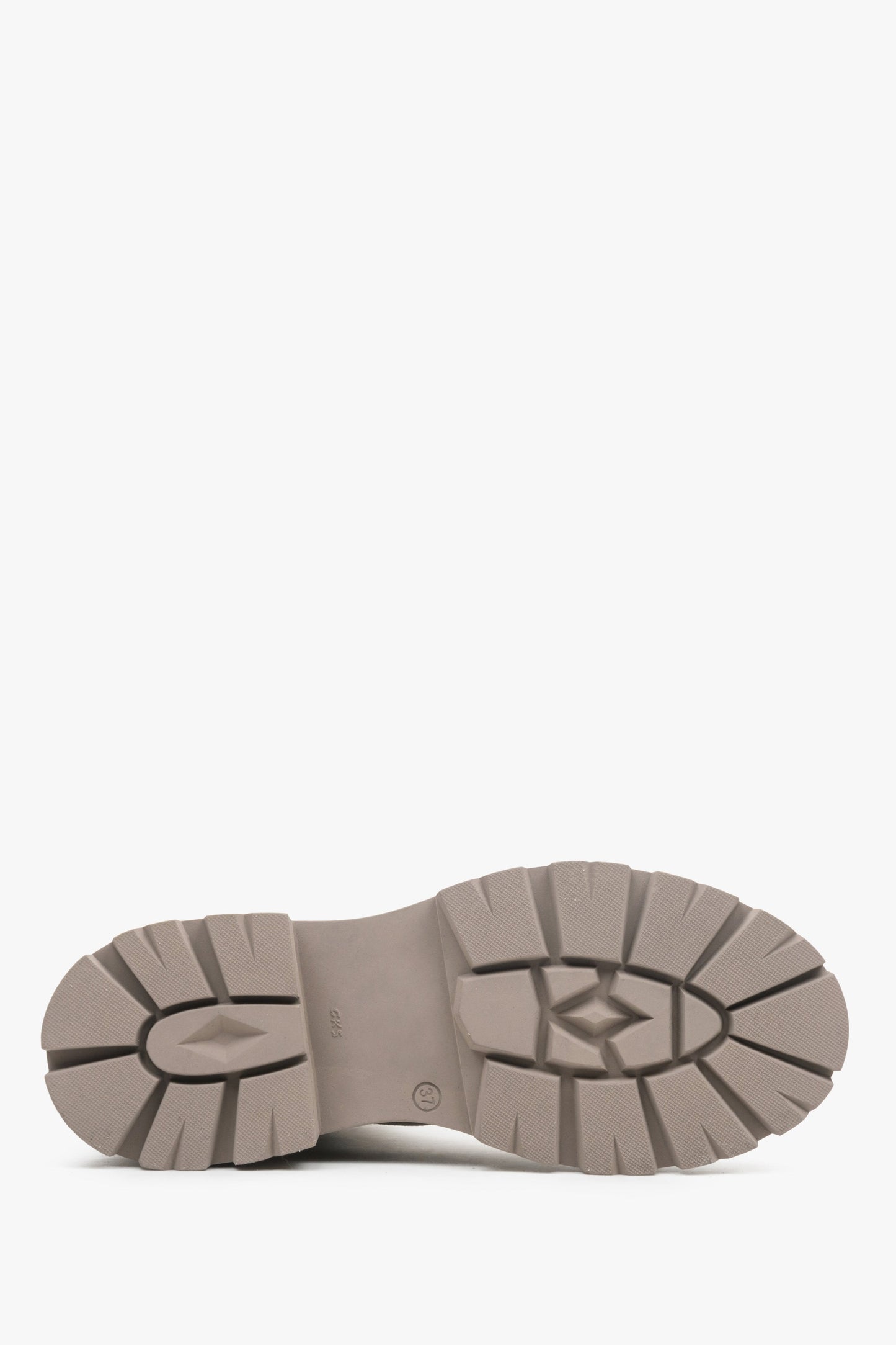 Graue Damen-Winter-Workboots aus Wildleder von Estro – Nahaufnahme der Schuhsohle.