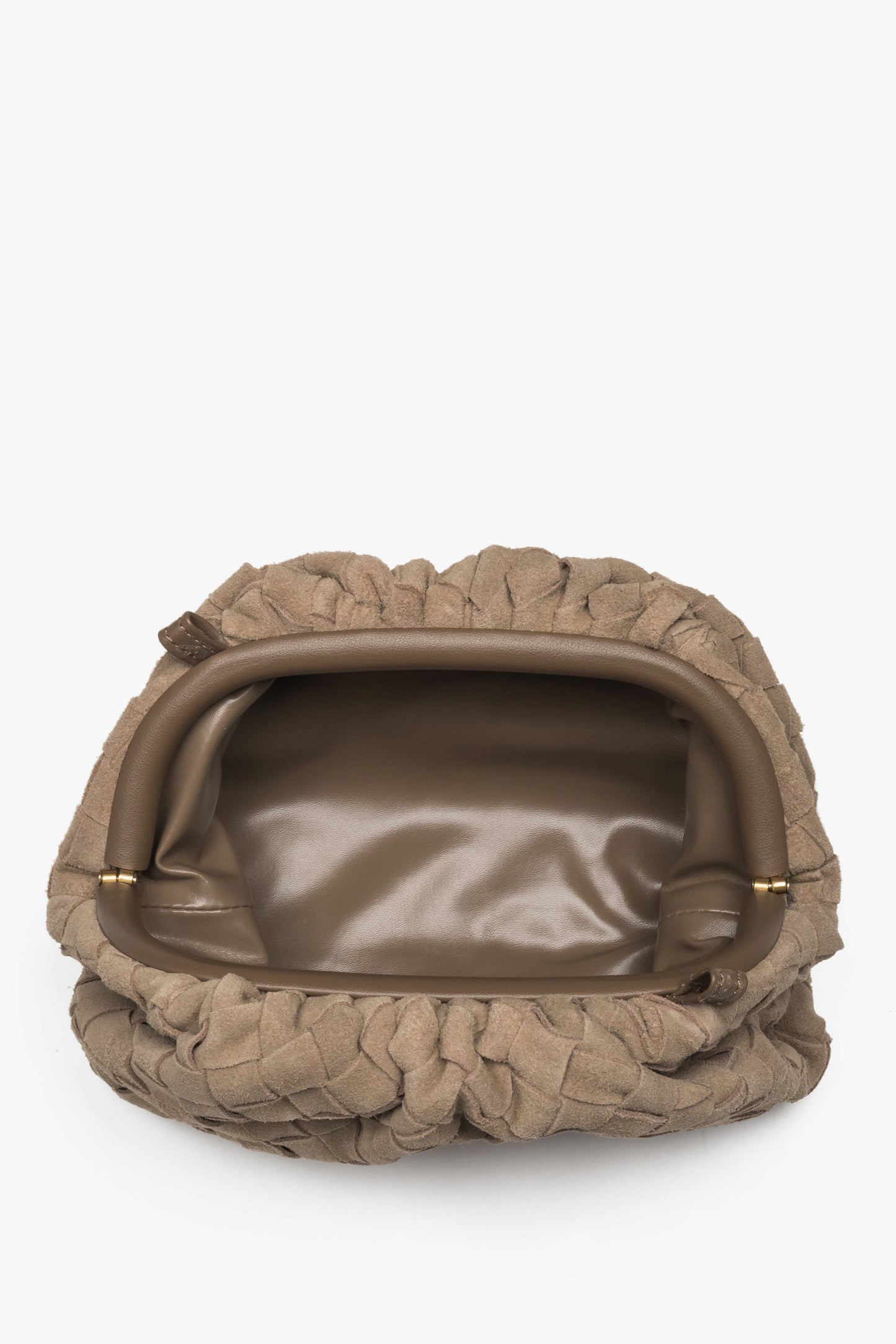 Kompakte beige Beuteltasche – ideal für modische Freizeit-Looks.