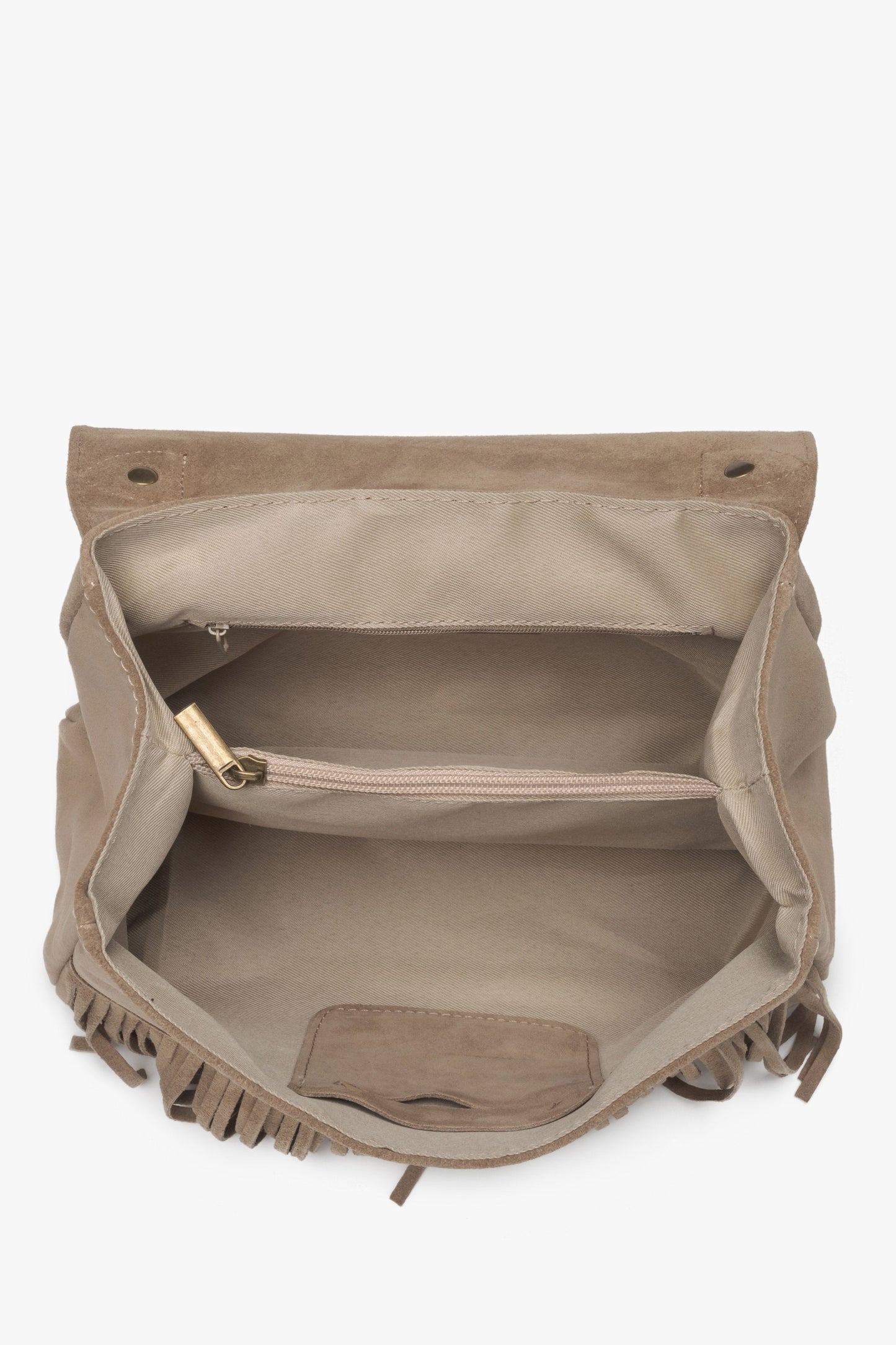 Braune Handtasche aus edlem italienischem Velours mit dekorativen Fransen.