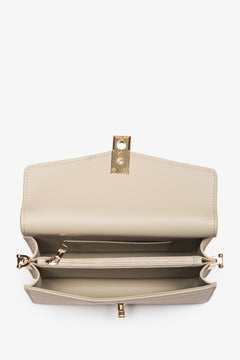 Innenansicht der geöffneten hellbeigen Damen-Schultertasche.