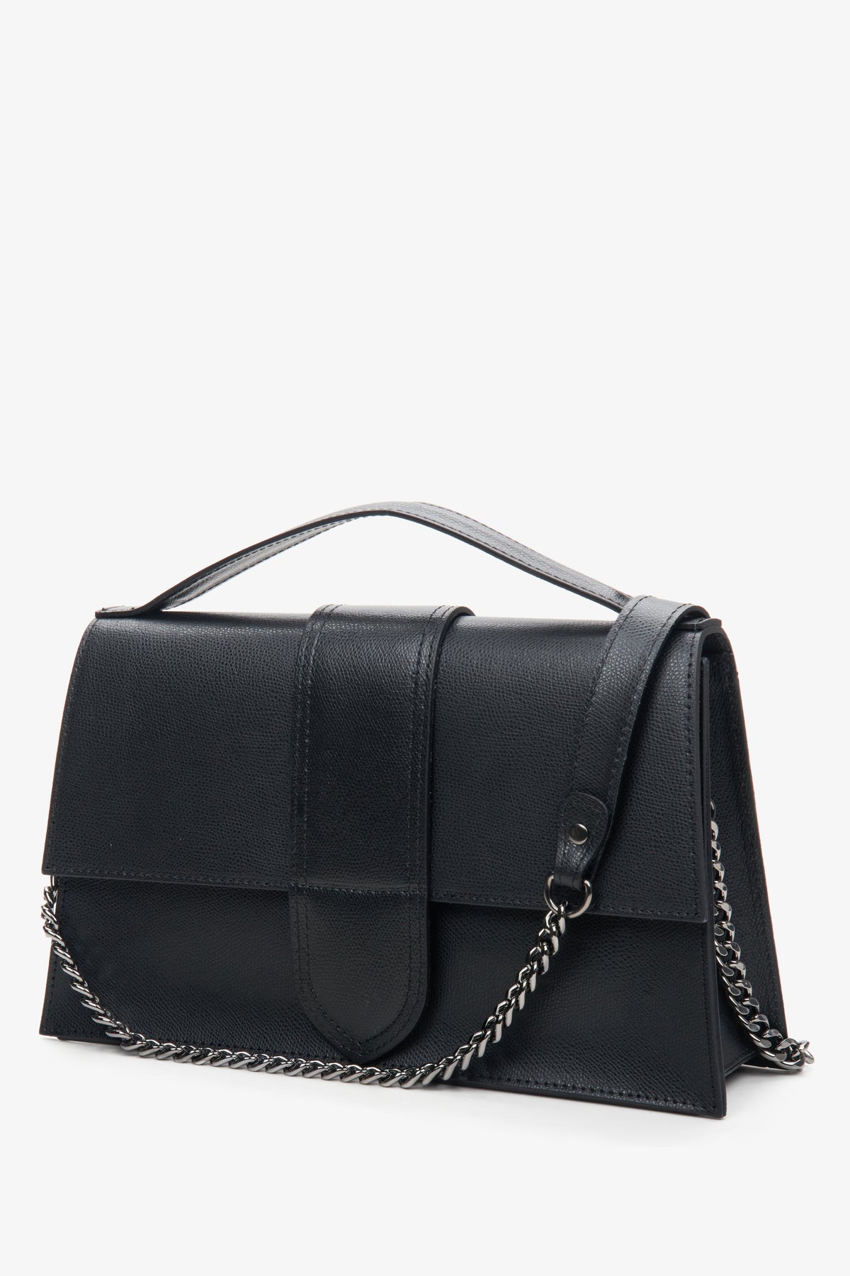 Kleine, handliche Damenhandtasche aus echtem Leder in Schwarz von Estro – Nahaufnahme der Vorderseite des Modells.