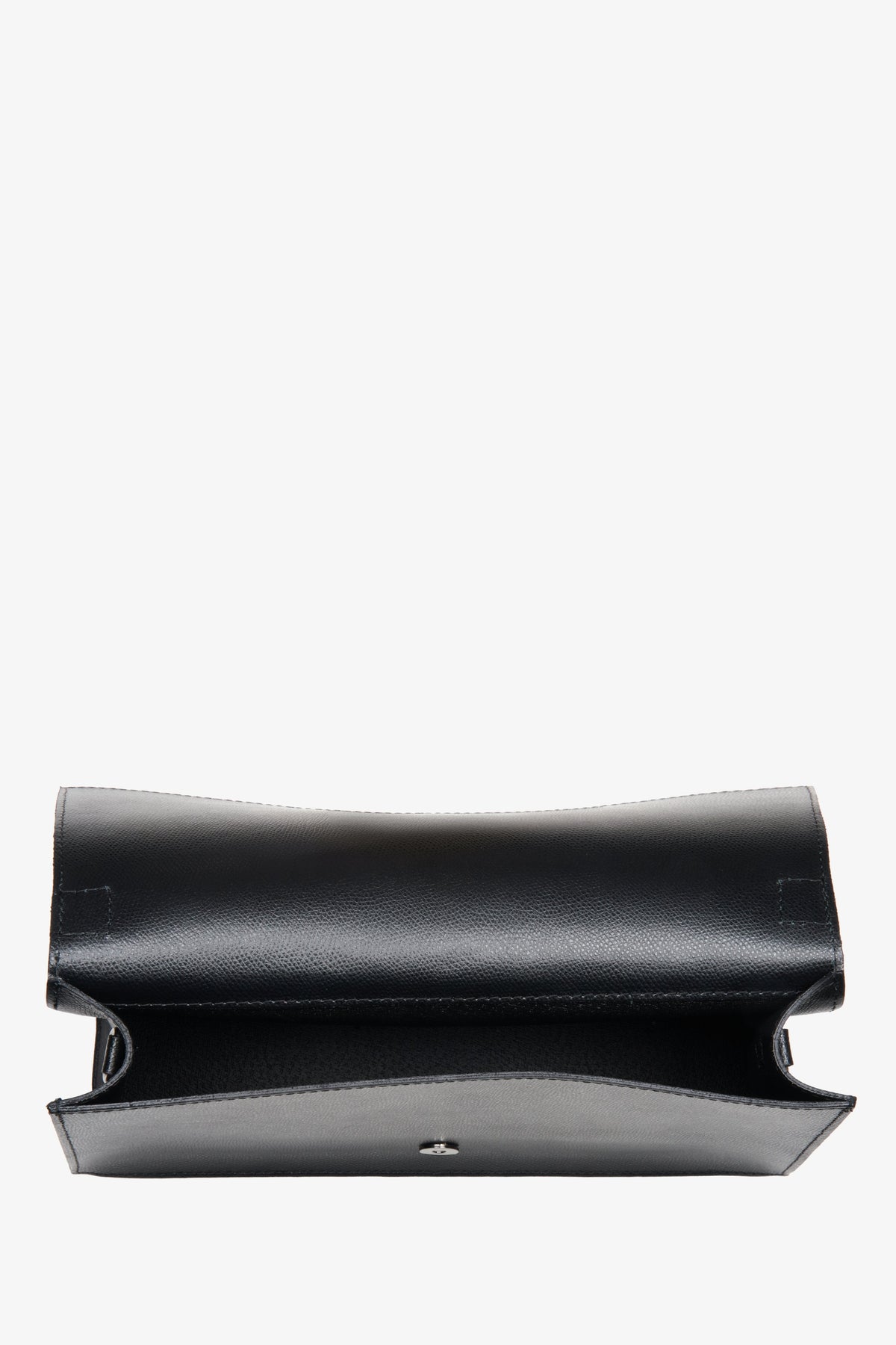 Kleine schwarze Damen-Lederhandtasche von Estro – Innenansicht des Modells.