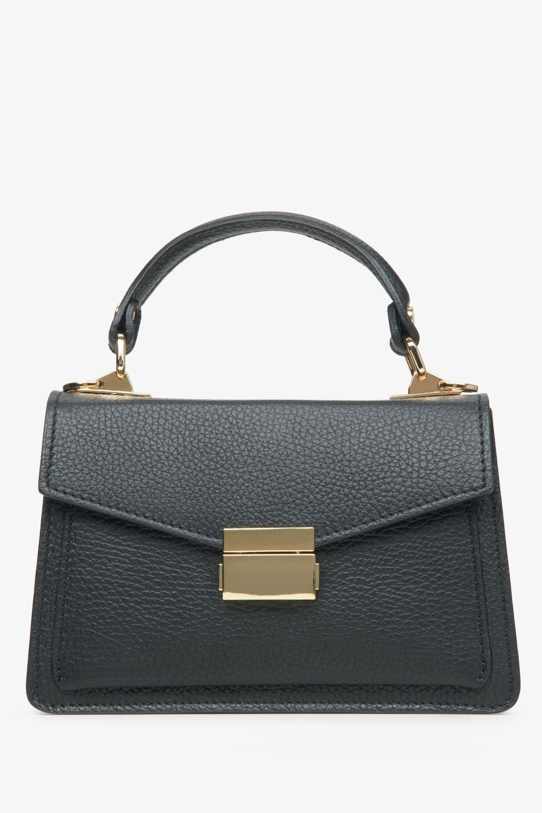 Flache Frontansicht der kleinen schwarzen Leder-Henkeltasche mit goldenem Verschluss