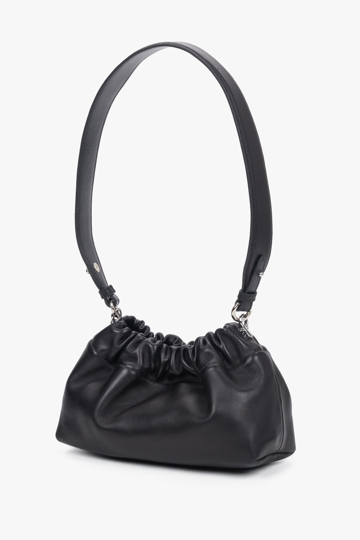 Kleine schwarze Damen-Tasche mit kurzem Riemen und gerafftem Verschluss