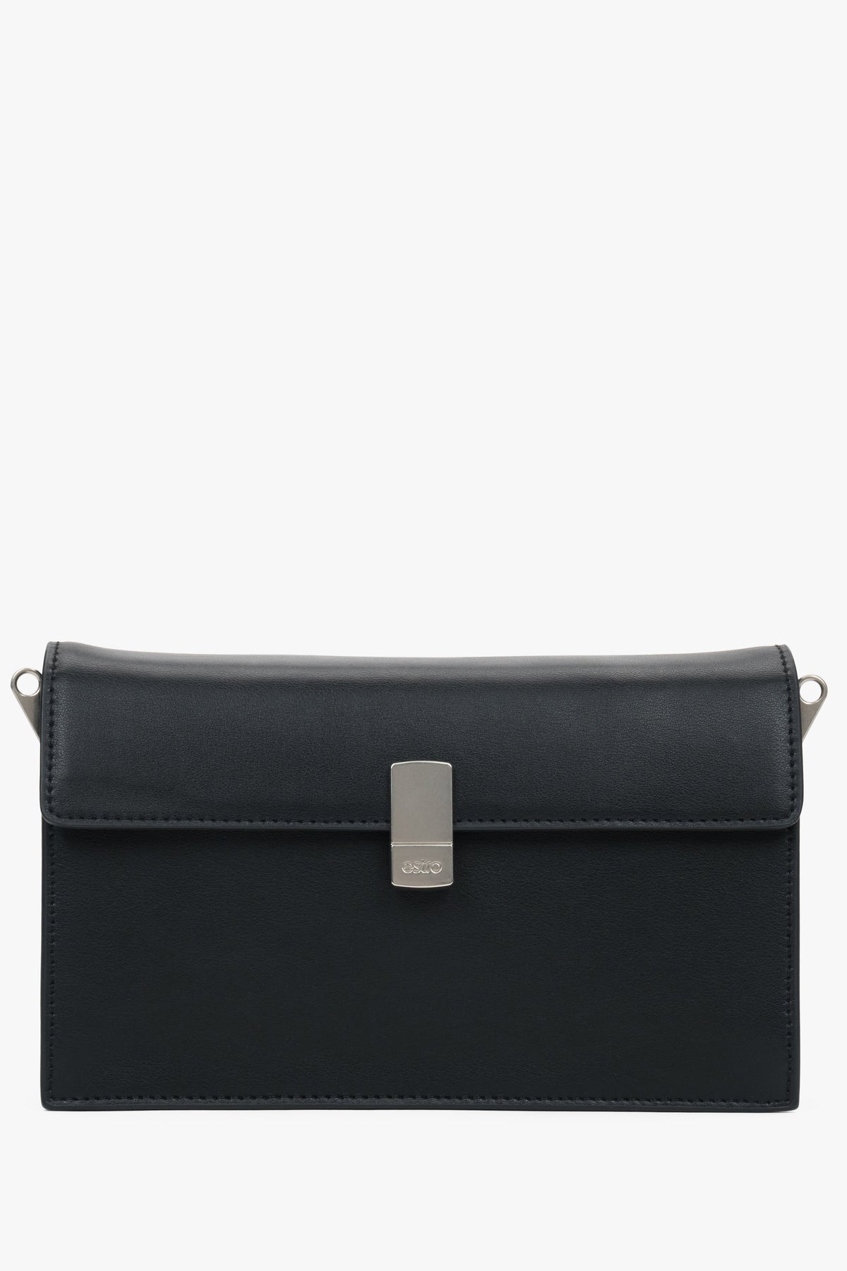 Frontalansicht der kleinen schwarzen Echtledertasche mit elegantem silbernem Verschluss.