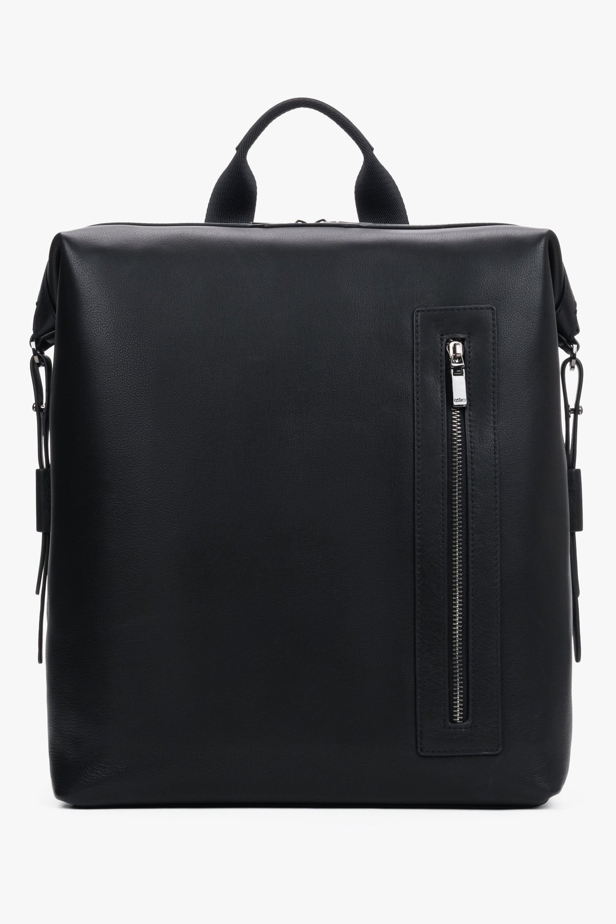 Frontale Ansicht des geometrischen schwarzen Herrenrucksacks aus Echtleder mit vertikaler Fronttasche 