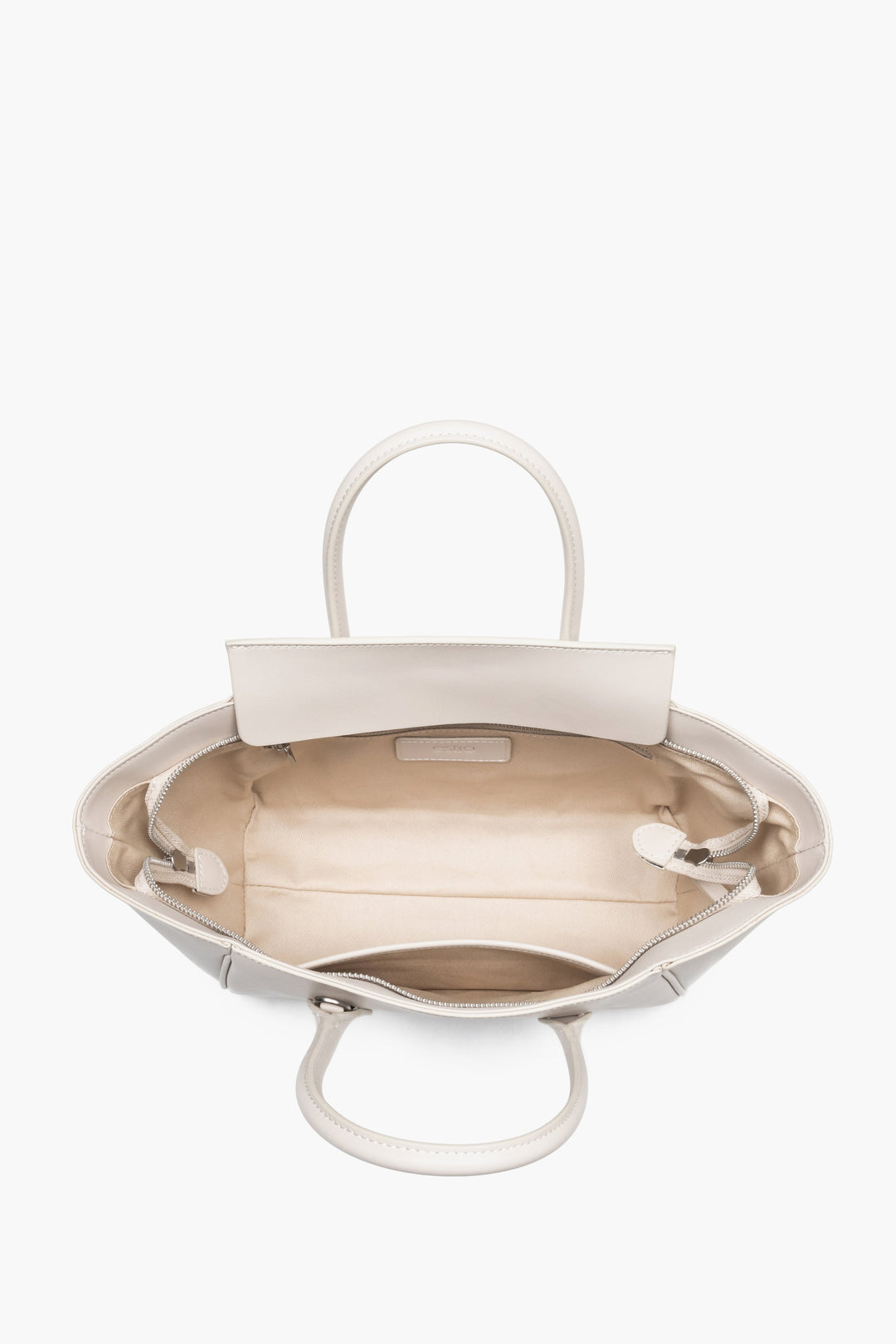 Damen-Tote-Bag in Milchbeige aus glattem Leder von oben gesehen