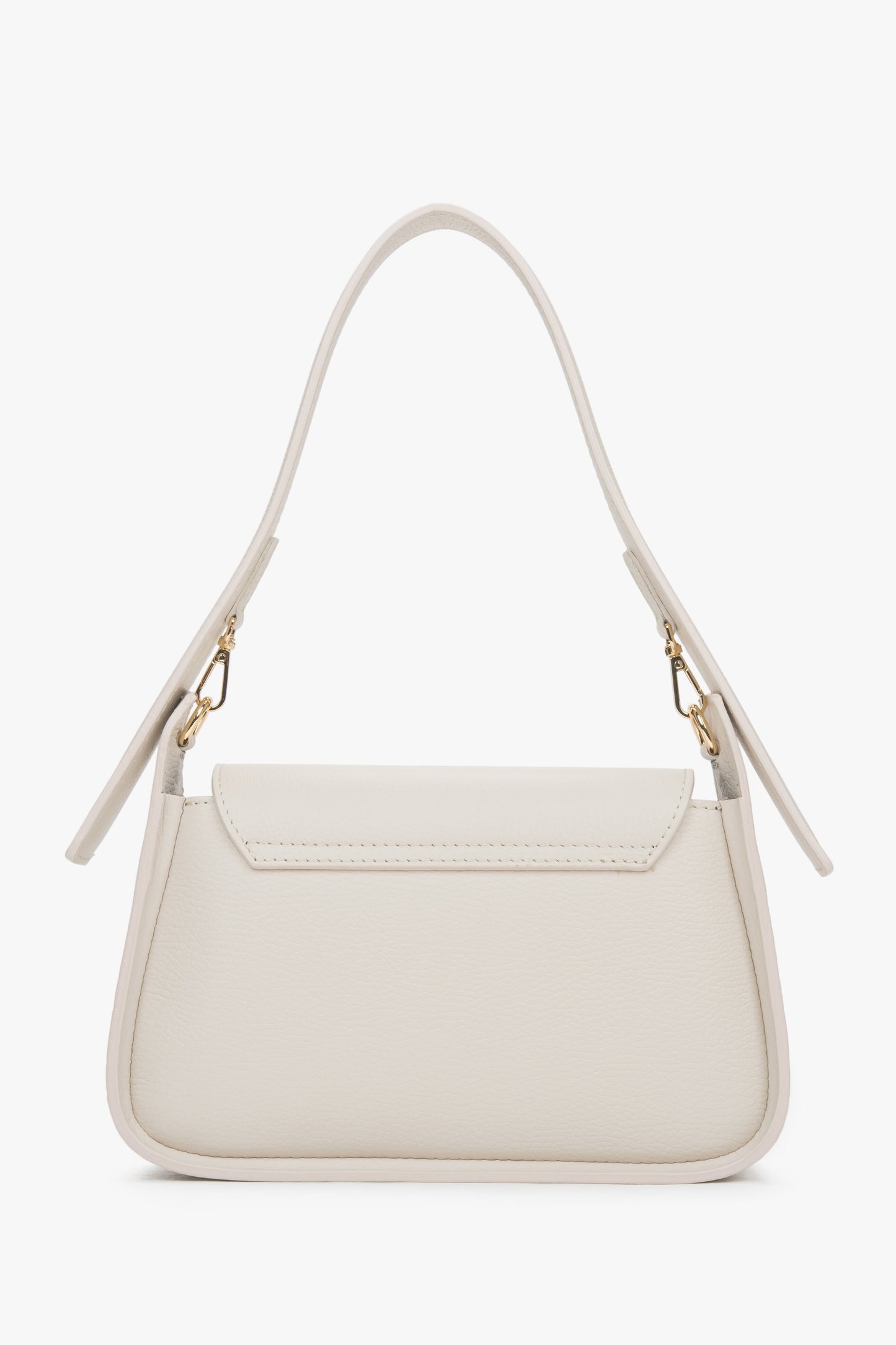 Rückansicht der minimalistischen milchbeigen Ledertasche von Estro