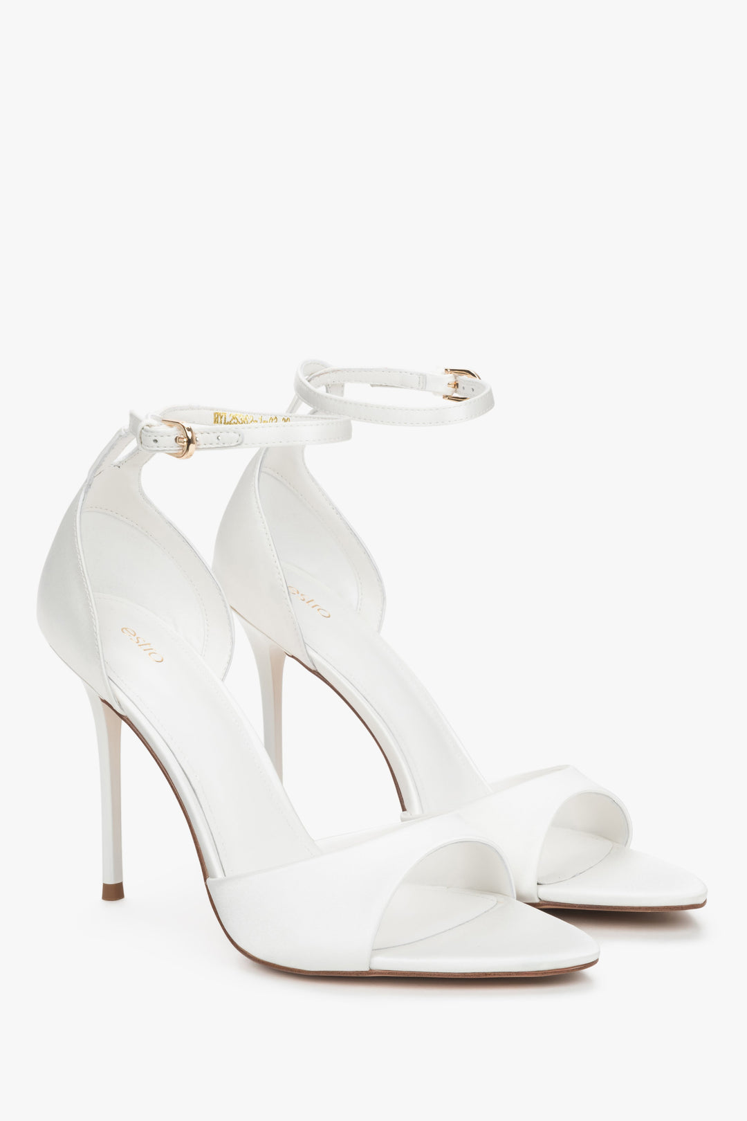 Milchweiße Damen-Sandalette mit abnehmbarer Federapplikation in weichem Licht