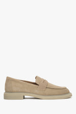 Klassische sandbeige Damen-Penny-Loafer aus italienischem Velours Estro ER00119212.