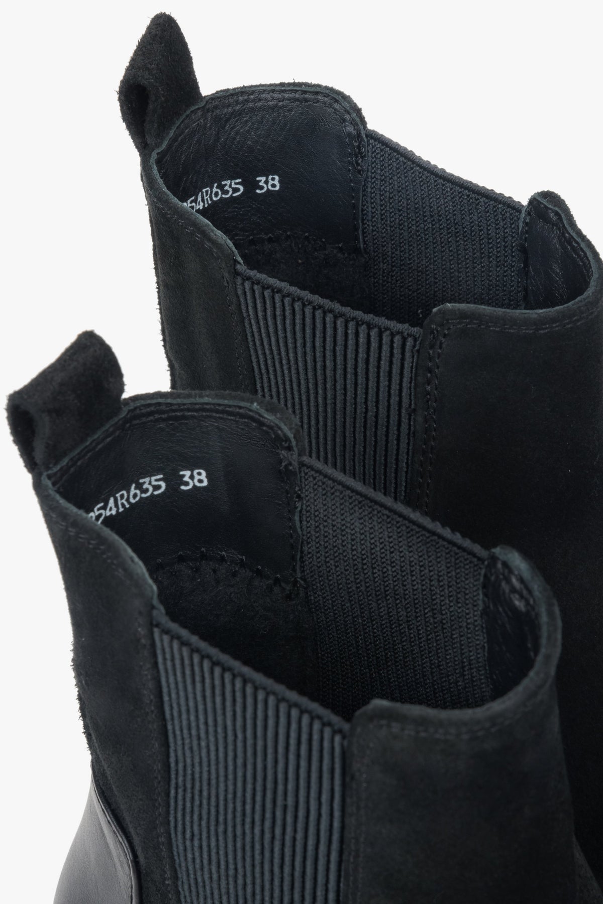 Schwarze Damen-Chelsea-Boots aus Velours- und Glattleder.