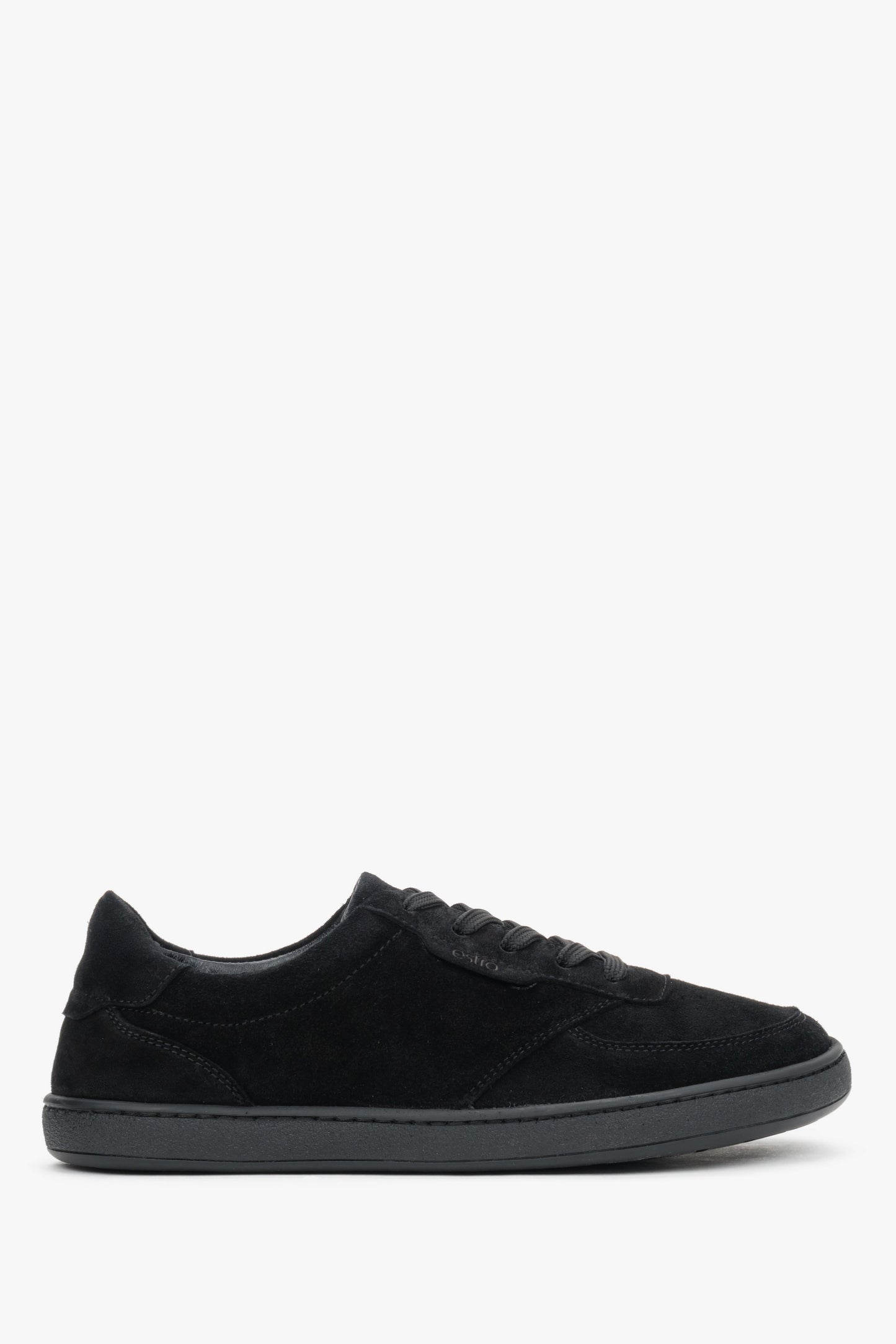 Flache Profilansicht der schwarzen Velours-Sneaker im Barefoot-Design für Damen 