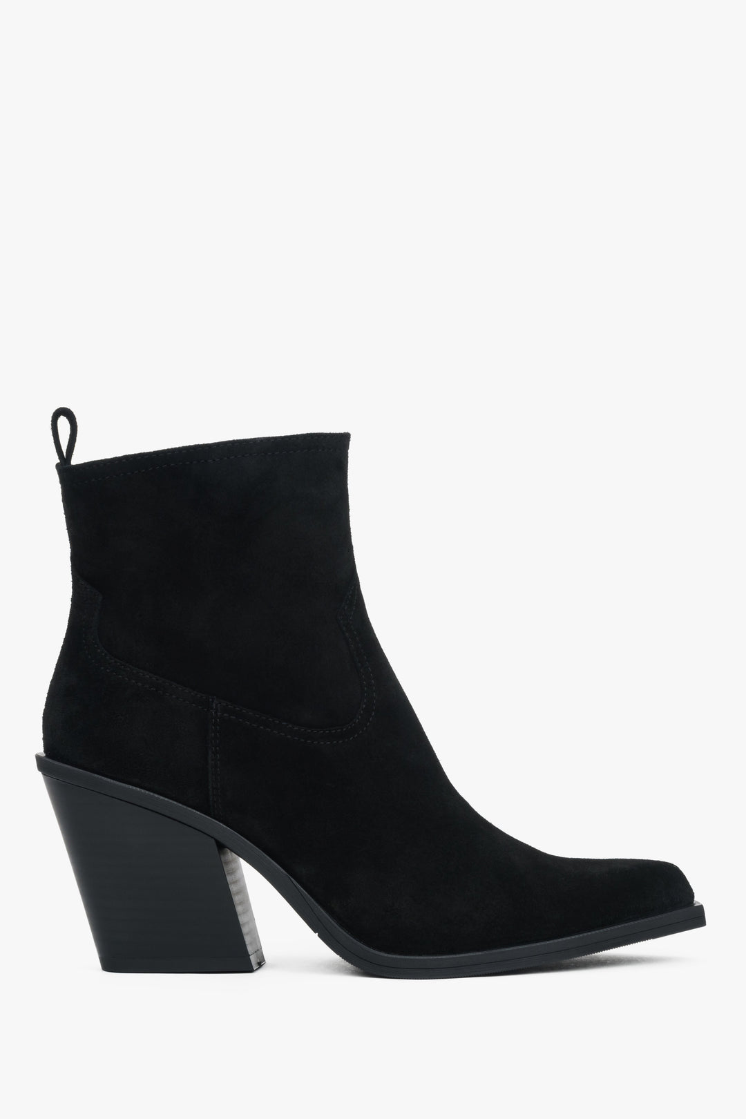 Flache Seitenansicht der schwarzen Cowboy-Stiefelette aus italienischem Velours