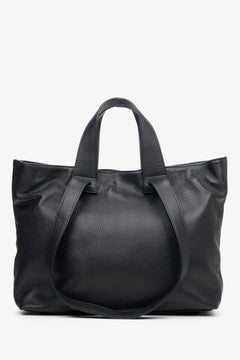 Handgefertigte schwarze Damenhandtasche aus Leder, hergestellt in Italien.