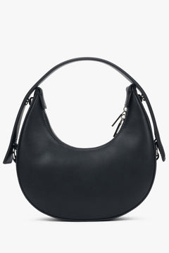 Vielseitige schwarze Damen-Handtasche von Estro in Halbmondform.