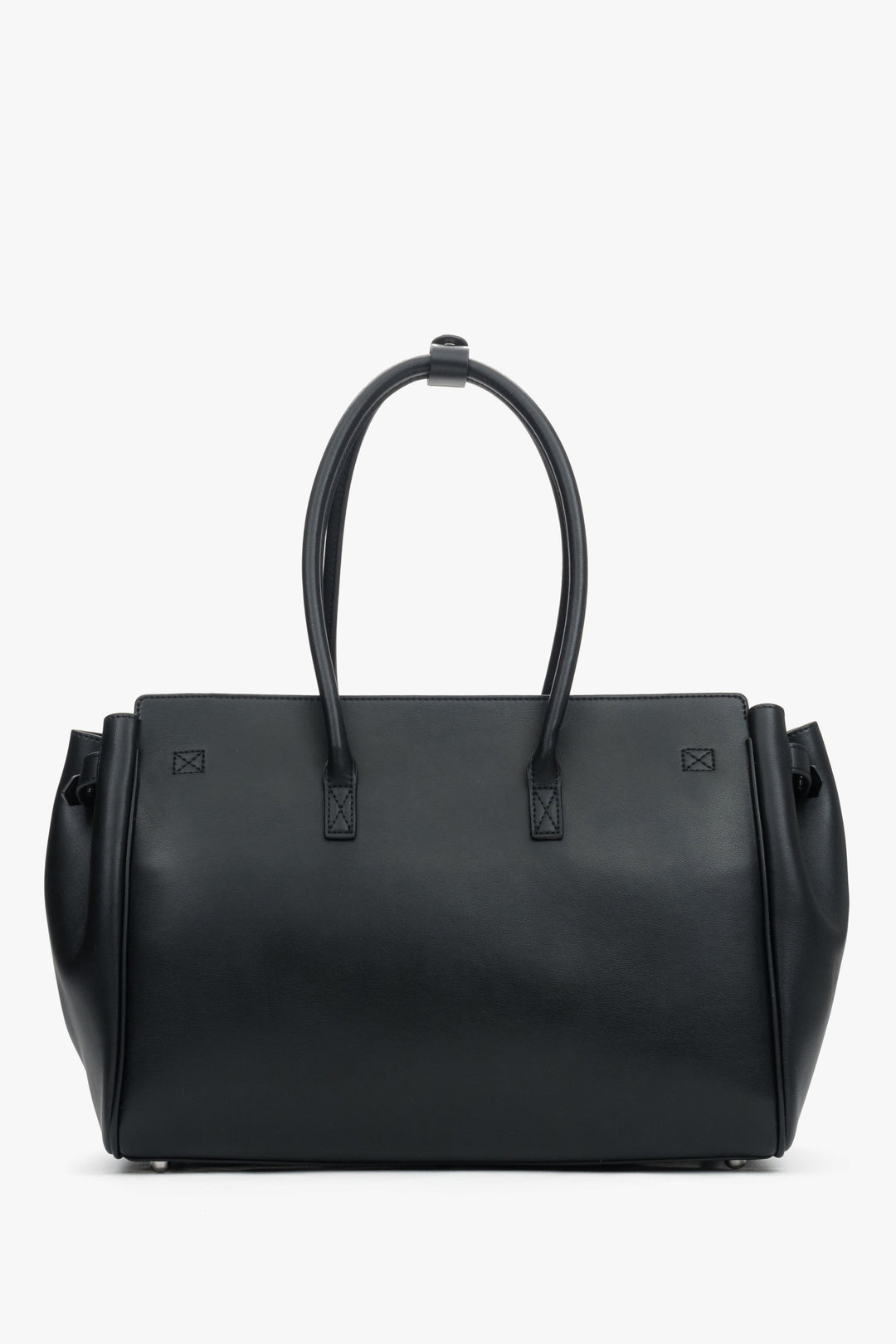 Rückprofil der geräumigen, schwarzen Leder-Henkeltasche von Estro.