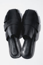 Schwarze Damen-Mules aus echtem Leder mit verflochtenem Obermaterial von oben