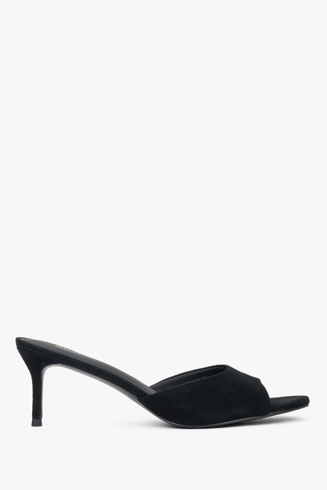 Schwarze Damen-Pantolette aus Veloursleder in seitlicher Ansicht mit Stilettoabsatz