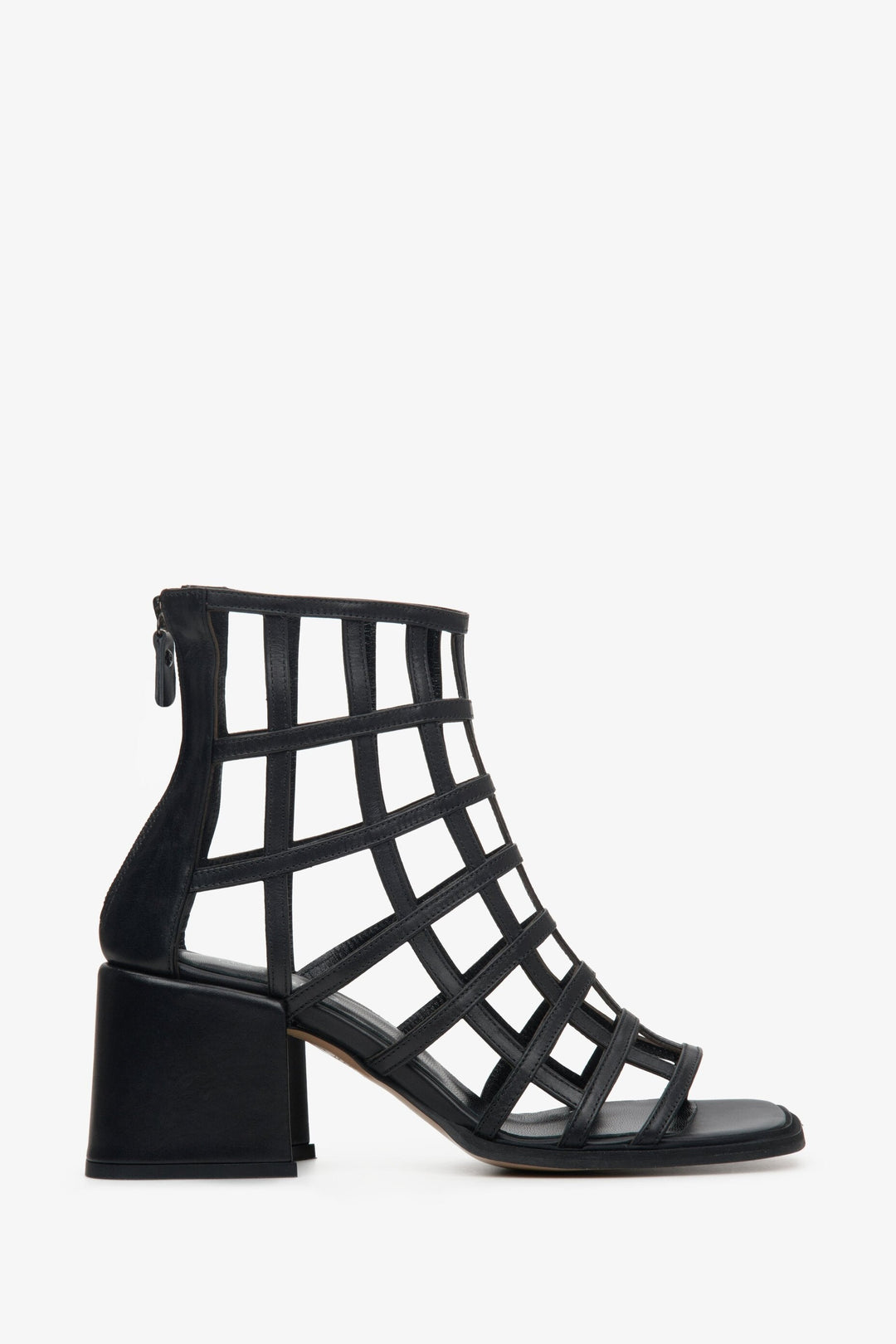 Damen-Sandalen mit Blockabsatz und schmalen, gekreuzten Riemen - Schwarz.