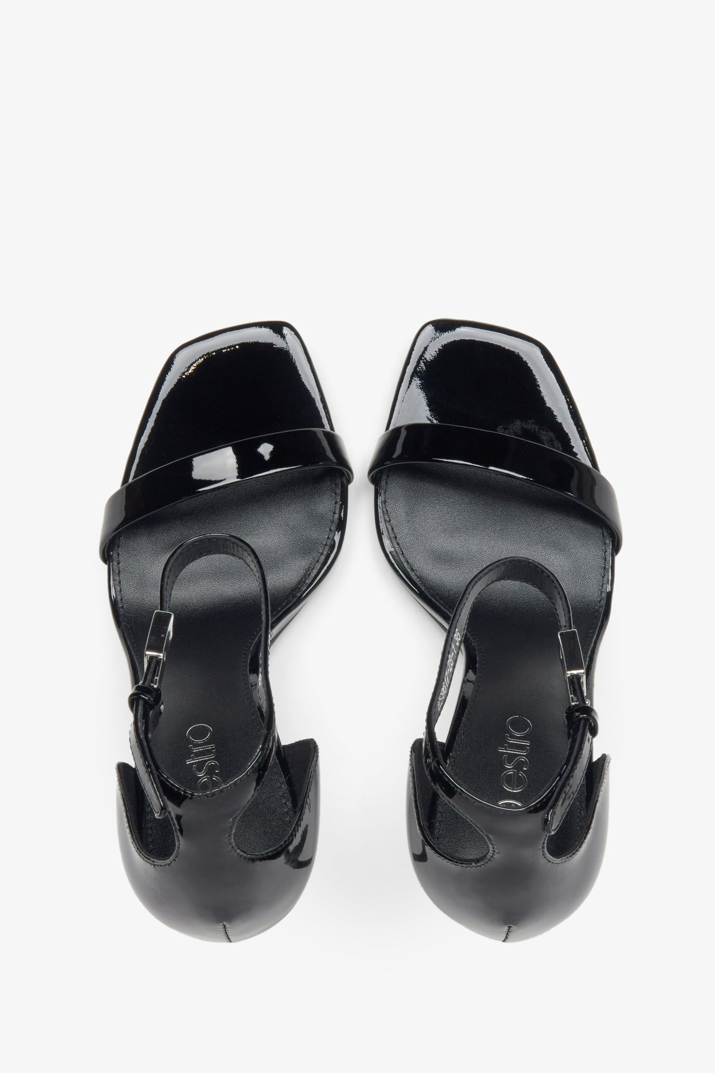 Schwarze Lackleder-Sandalen von oben als Paar