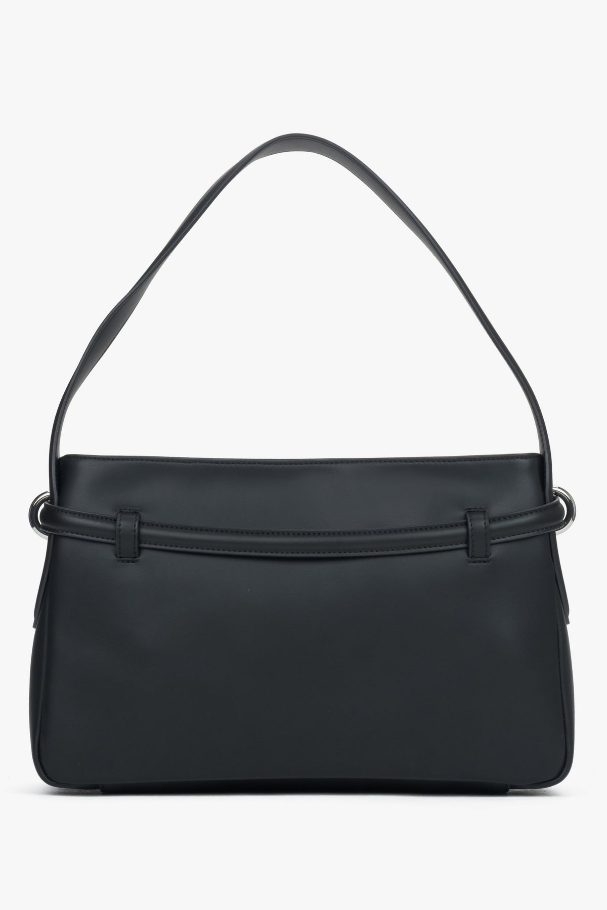 Rückansicht der schwarzen Damen-Schultertasche aus Echtleder mit elegantem Zierriemen.