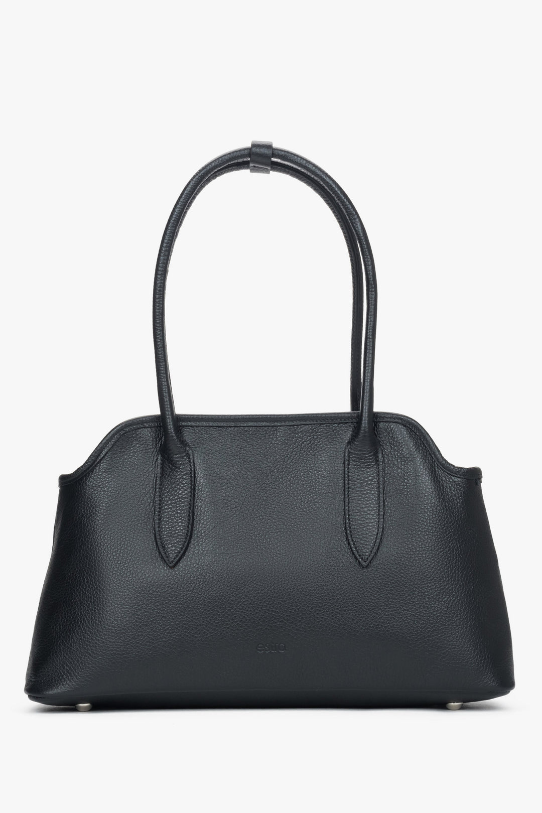 Frontansicht der eleganten schwarzen Leder-Schultertasche mit markanten langen Henkeln