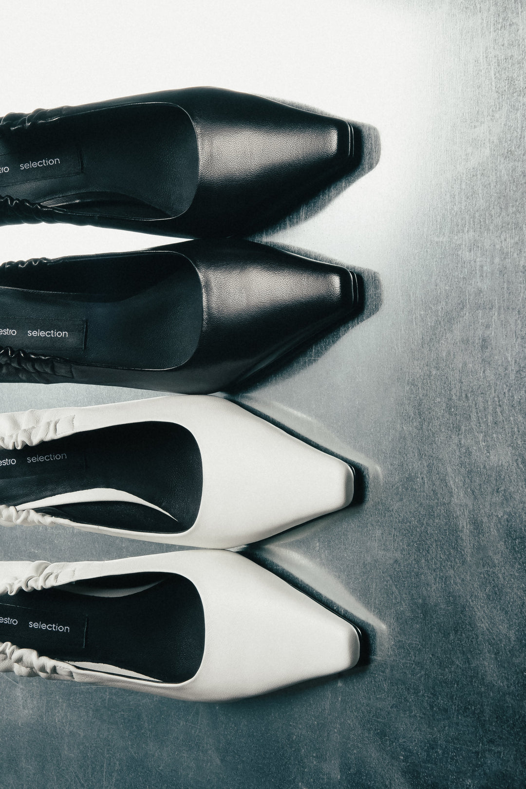 Andere Paaransicht der luxuriösen Slingback-Pumps für Damen.