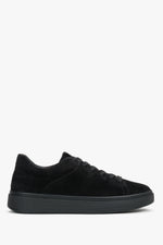 Flache Seitenansicht des schwarzen Damen-Sneakers aus Velours 