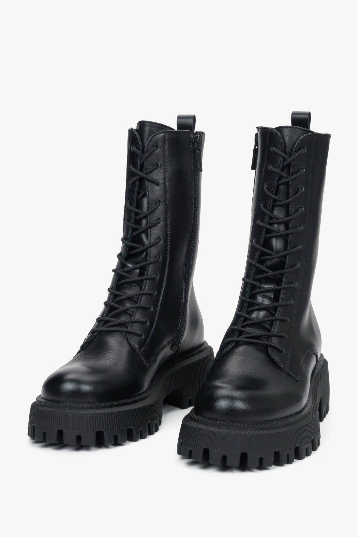 Modische Plateau-Stiefeletten, die jedem Look eine coole Note verleihen und die Beine optisch verlängern.